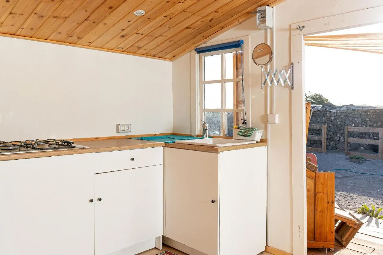 Хостел Alaia Tiny House Between Volcanoes And Beach Breaks El Cotillo  0*, El Cotillo (Fuerteventura)