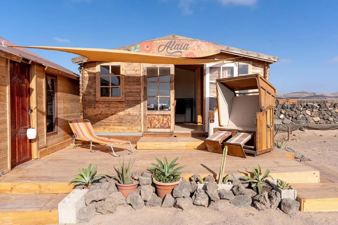 Alaia Tiny House Between Volcanoes And Beach Breaks Hostel El Cotillo  Spain